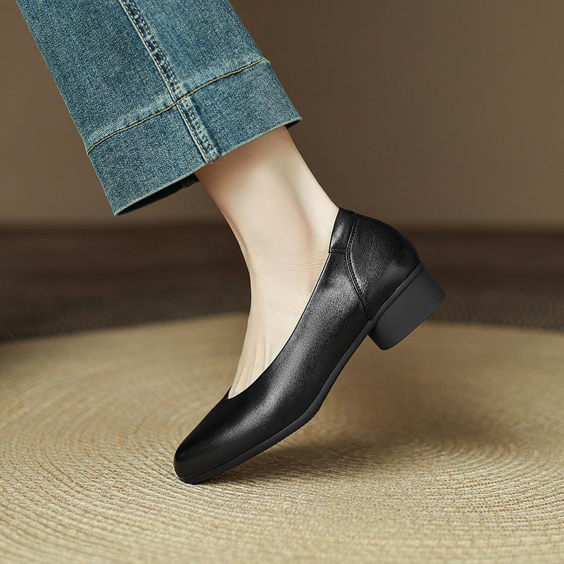 2025 весенние легкие роскошные туфли из овчины для бабушки, заостренные туфли на толстом каблуке среднего каблука, туфли в стиле ретро, универсальные туфли на высоком каблуке для женщин