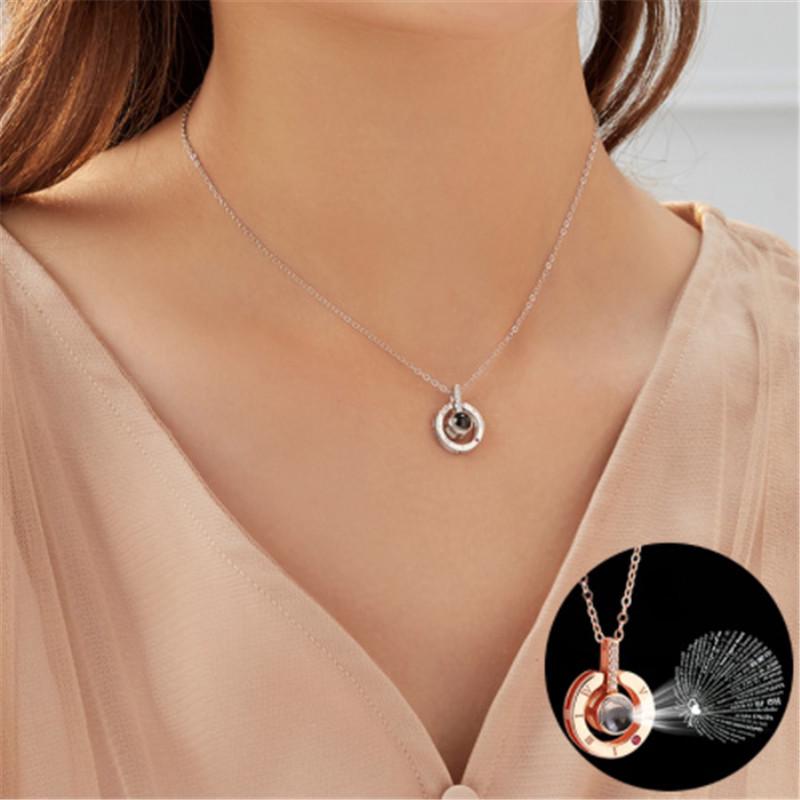 Цепочка с кулоном-проекцией "Я тебя люблю" на 100 языках мира