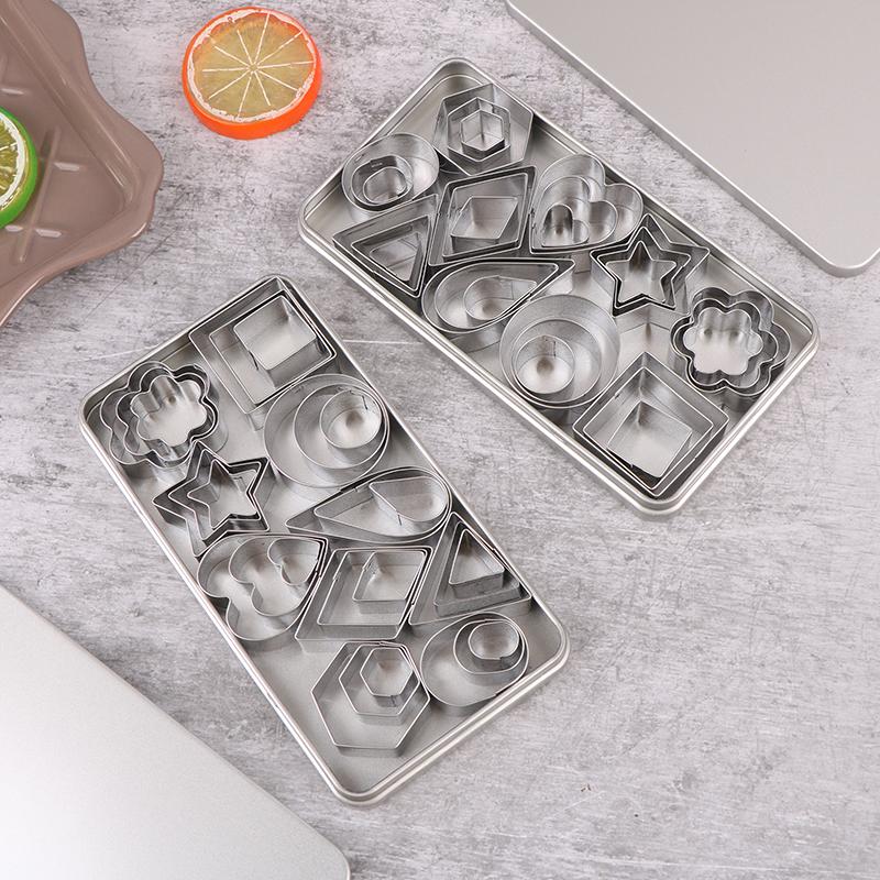 30Pcs/Box Stainless Steel Sugar Biscuit Press Stamp Embosser Cookie Cutter Diy Fondant Cake Mold Pastry Decor Baking Accesories