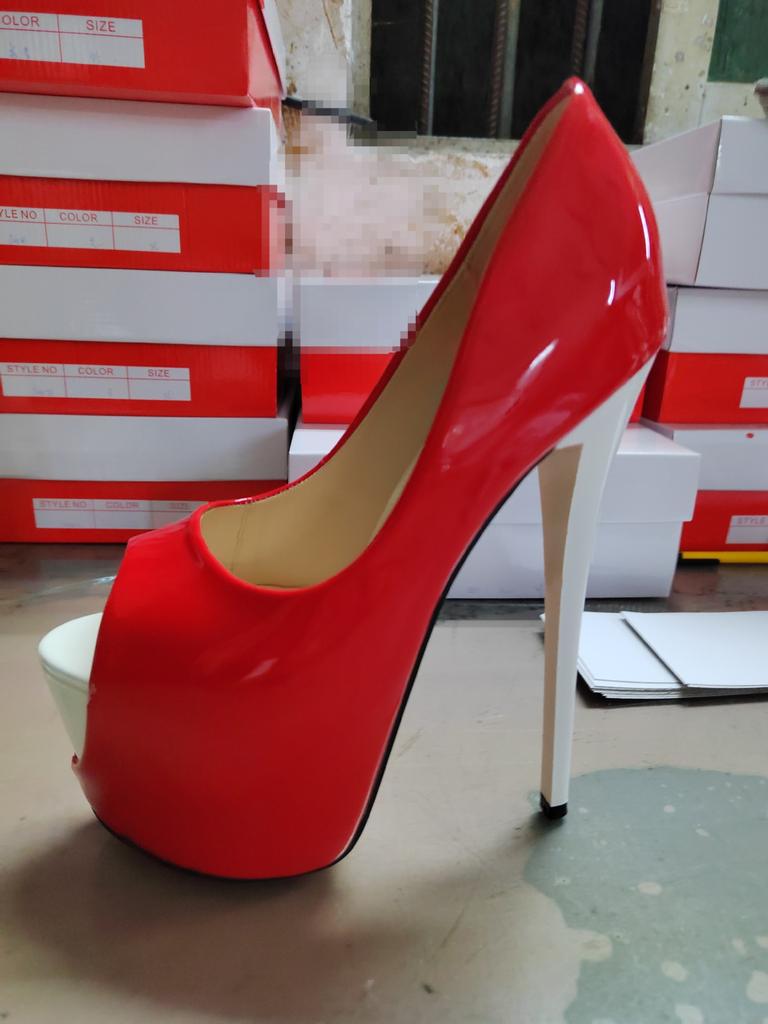 2026 новый цвет сочетание внешняя высота тонкий каблук 19 см конфетный цвет лакированная кожа рыбий рот большой размер женская обувь ненависть небо высокие каблуки