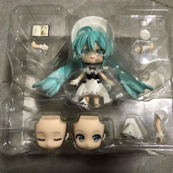 Q Version Anime Girl Figure: Cute, Beautiful, Replaceable Face Toy Ornament - Ideal Birthday Gift