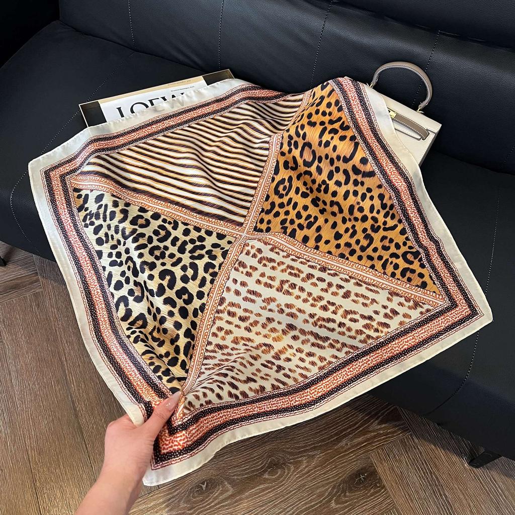 Simulated silk women's small square scarf, Korean cashew nut leopard print small silk scarf, headscarf, four-season scarf, professional scarf.