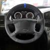 Для VW Golf 4 MK4 1998-2004, для Passat B5 1998-2005, сшитый вручную чехол на руль автомобиля, отделка черной кожи с синей полосой
