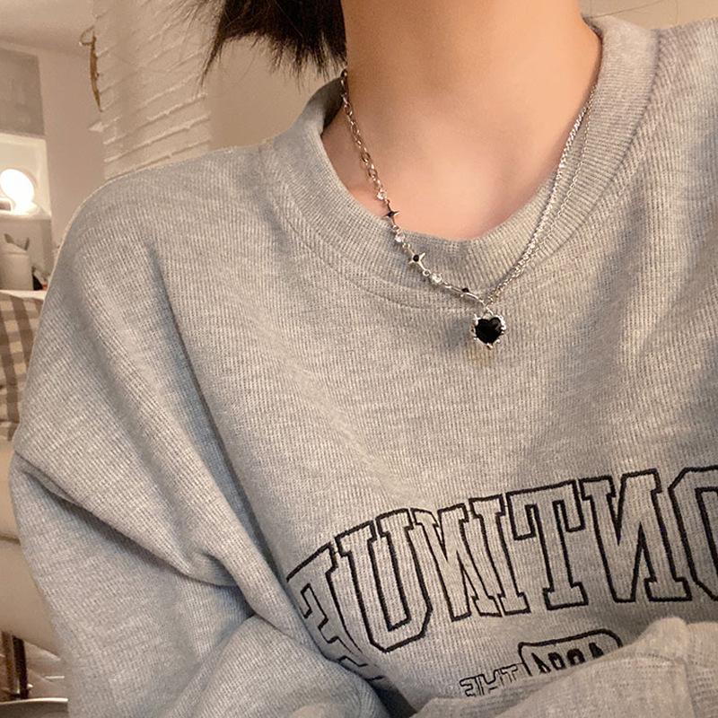 Trendy Light Luxury Pearl Heart Necklace: Versatile Beaded Clavicle Chain for Women's Style