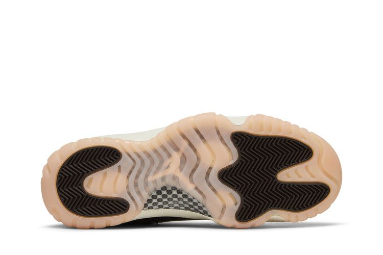 Женские кроссовки Jordan 11 Retro Neapolitan (Женский) Парус/Бархатный Коричневый-Атмосфера