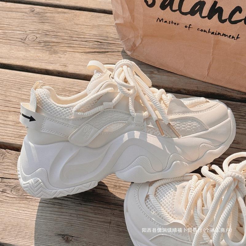 Кроссовки папы для девочки 2025 весна и лето новые дышащие сетчатые туфли с брюками широкого кроя платформа белые кроссовки