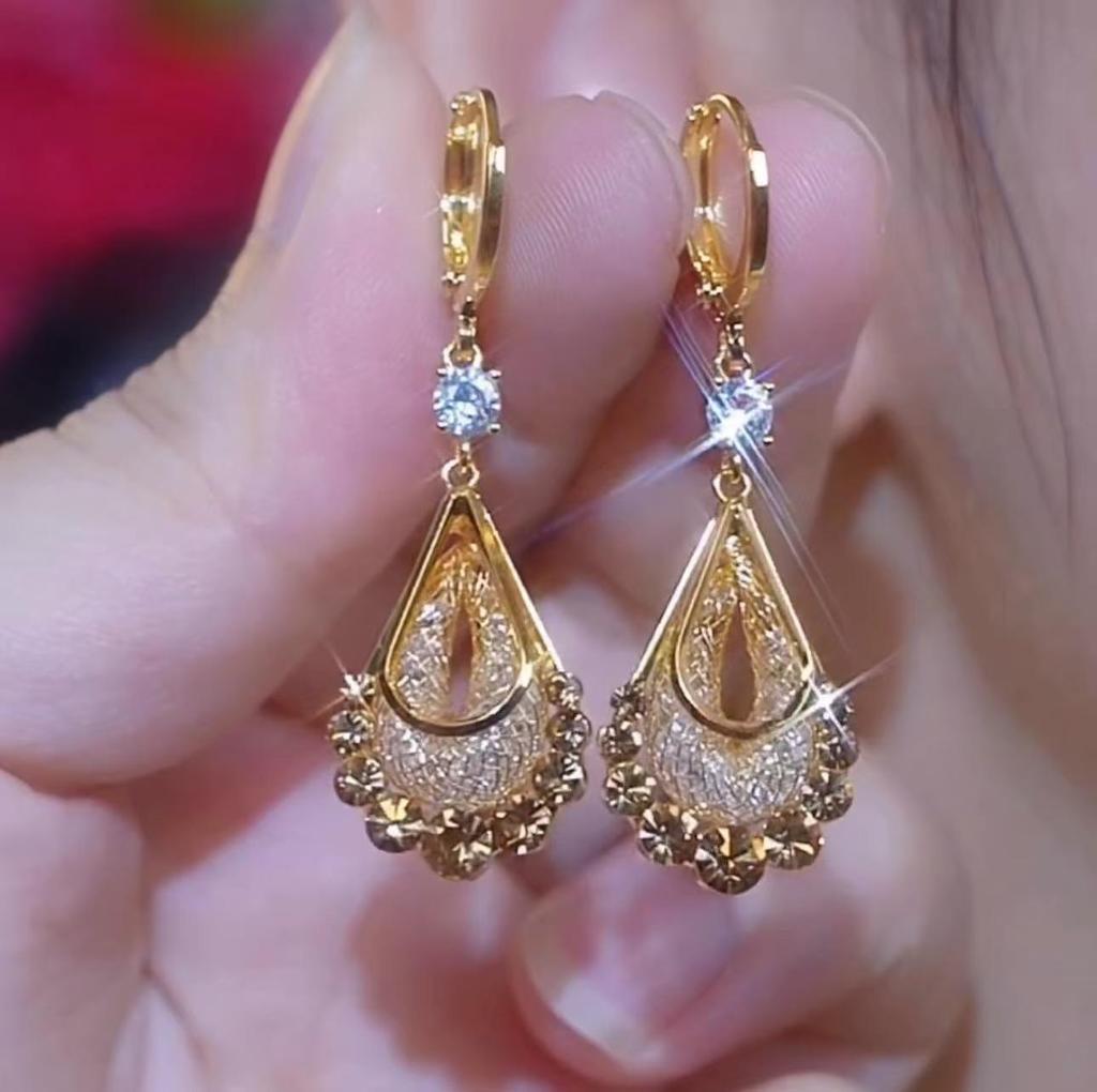 Серьги-сетка с двойным слоем и хрустальными каплями - Элегантная нишевая мода на 2026 год