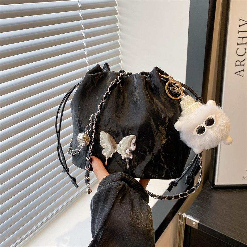 Летняя маленькая сумка женская новая высококлассная нишевая дизайнерская цепочка сумка-мессенджер модная сумка-ведро