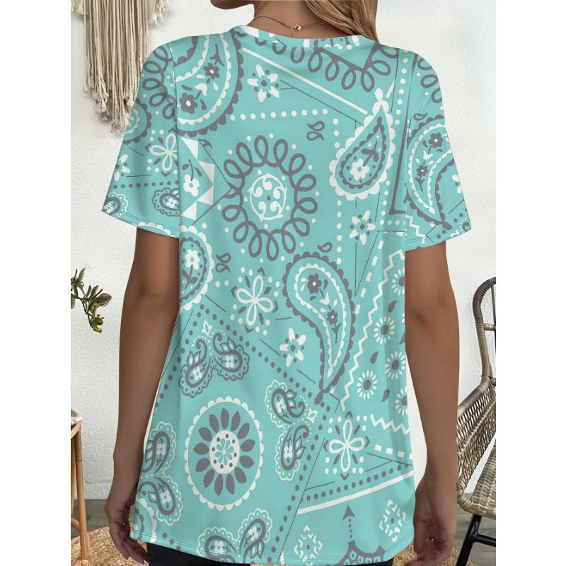 Women's plus size Paisley printed T-shirt with pocket design, suitable for daily commuting, campus life, beach vacation, and a great gift