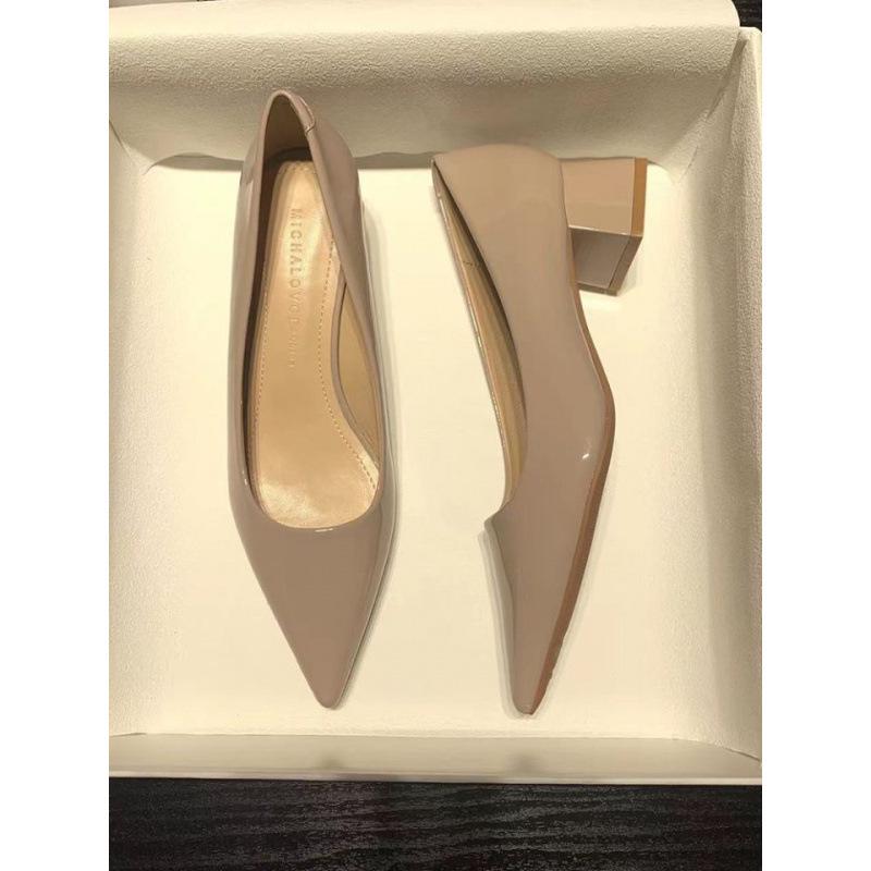 2025 Женские черные лакированные туфли на низком каблуке с острым носком для работы - Универсальный и простой дизайн