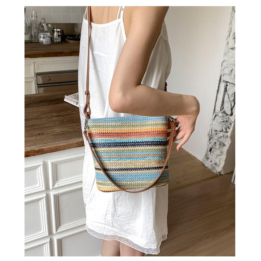 IELGY Seaside Beach Straw Bag Summer All-Match Cross-Body Contrast Color Woven Bucket Bag