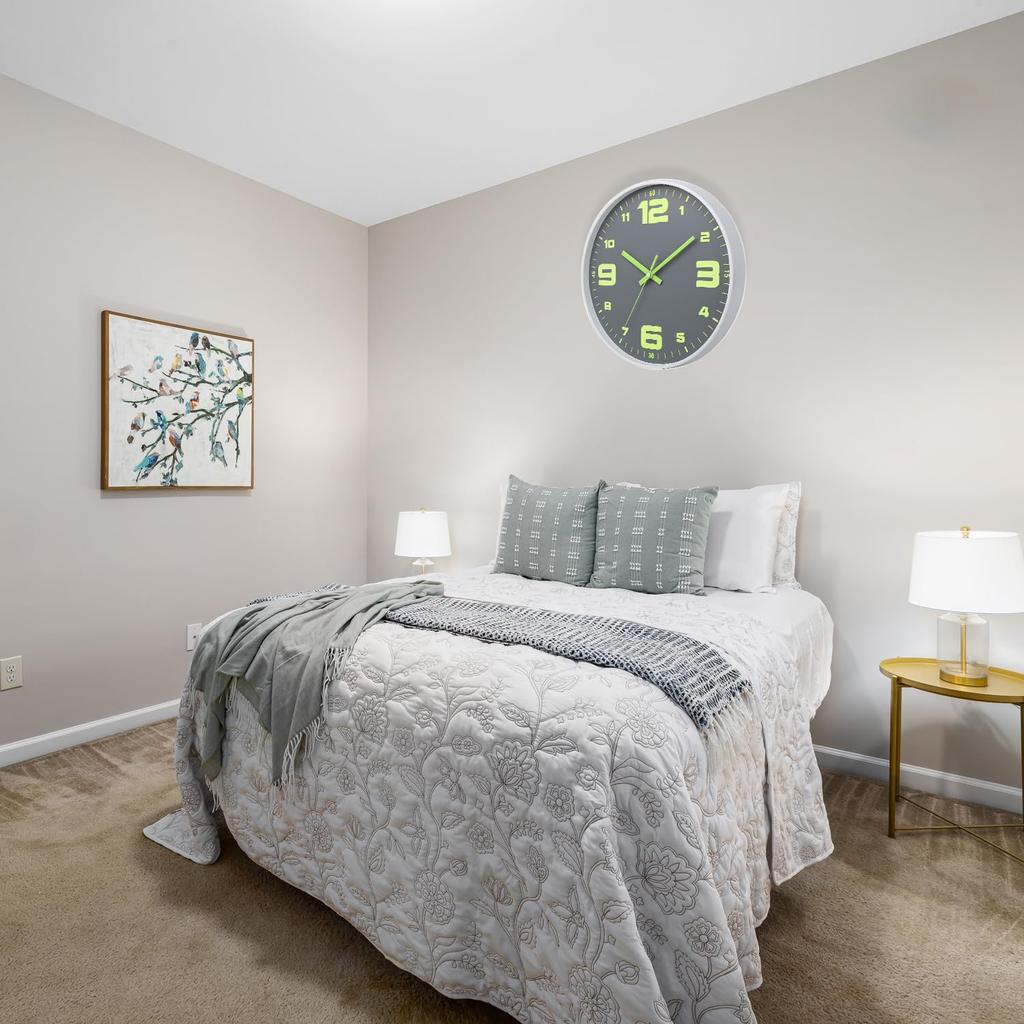 Luminous Wall Clock 30cm Quiet White