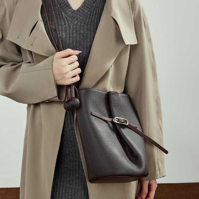 HIFASHION Сумки женские из натуральной кожи КРС Верхний слой Винтажные Сумки через плечо Сумки-ведра Сумки на плечо Для повседневных покупок 2026