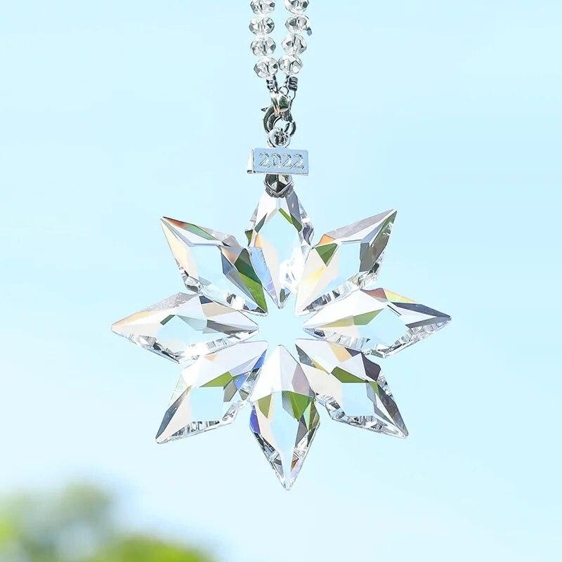 8*8cm Car Pendant Crystal Snowflakes Car Rearview Mirror Interior Accessories Prisms Hanging Trim Christmas Gifts Snowflake