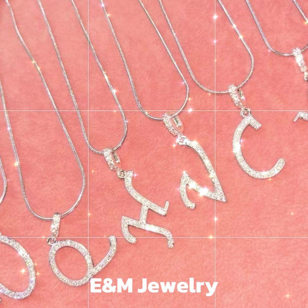 Королевский двор - Ожерелье в стиле «Дрянные девчонки» - Набор подвесок: Крест, Корона и Римская цифра, полностью покрытых цирконием - Роскошный позолоченный медный чокер для женщин