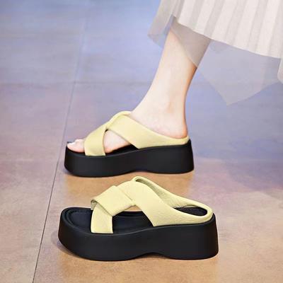 Французские тапочки женские летние модные 2025 новые с юбкой черные пляжные туфли на платформе повседневные сандалии