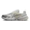 Женские кроссовки V2K Run Metallic Silver белые FD0736-104