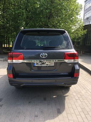 Задняя накладка 2016-2025 (Executive 2016) Белый цвет для Toyota Land Cruiser 200