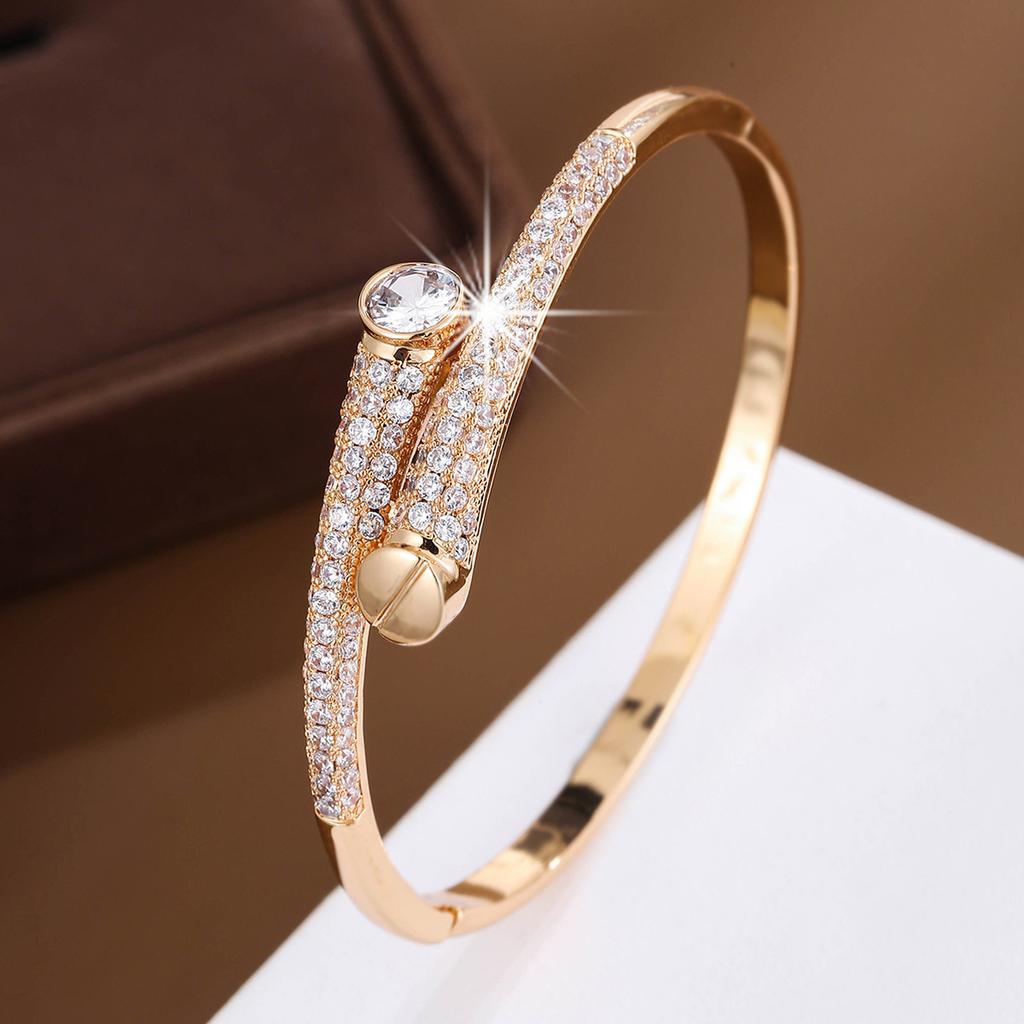 Модный дизайн меньшинства с микро-инкрустацией из циркона Ins с холодной поверхностью браслета