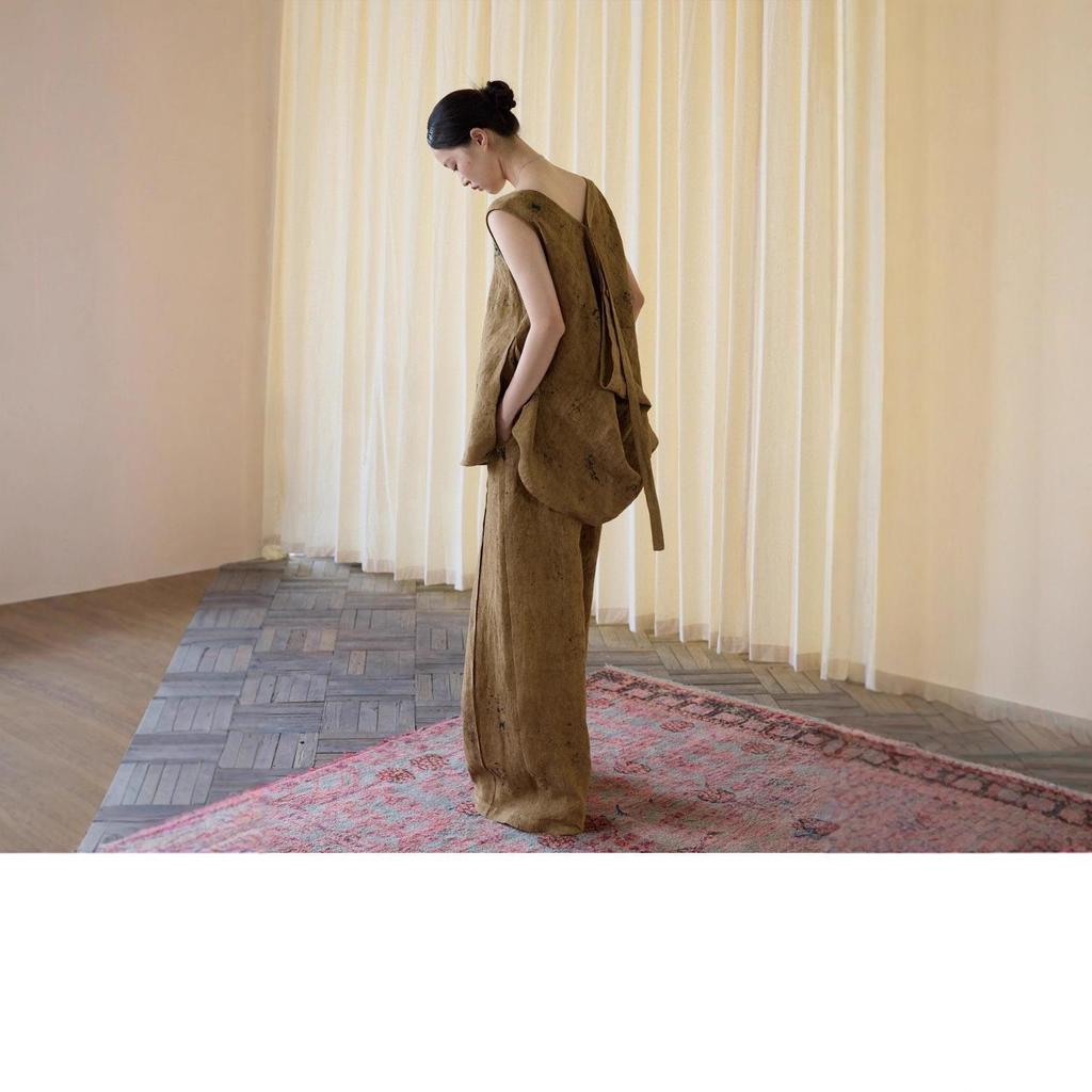 Осенний безрукавный топ из льна с пятнистой текстурой, вдохновленный оригами