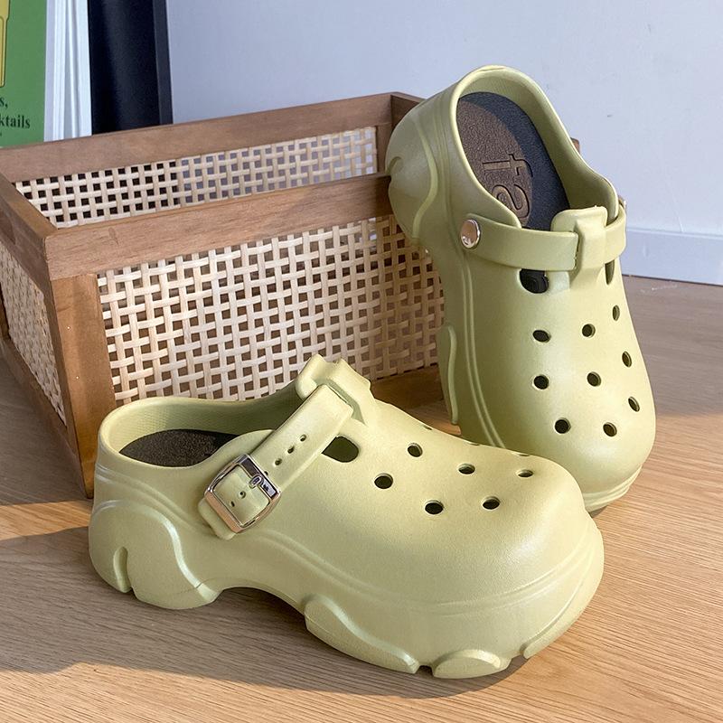 Туфли с дырочками женские летние новые милые сандалии на платформе нескользящие пляжные тапочки медсестры