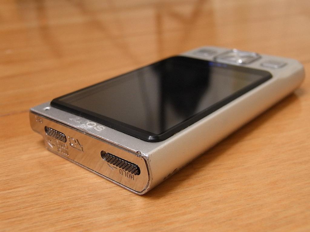 Sony Walkman A Series One Seg 8GB Silver Built-in NW-A918S