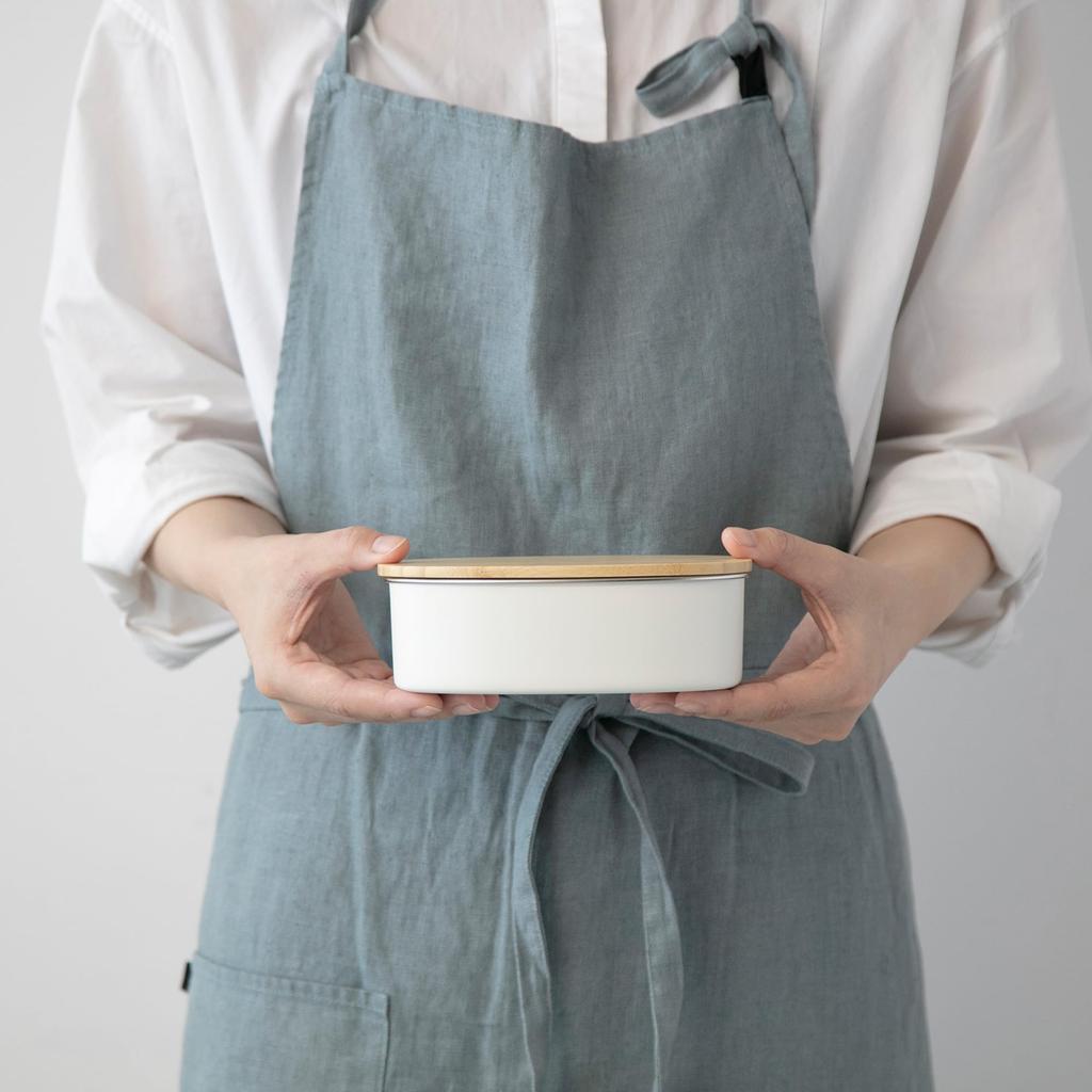 Nonoji Stainless Steel Lunch Box, Oval, Microwave and Dishwasher Safe, Stylish and Simple, with Natural Wood Lid, White