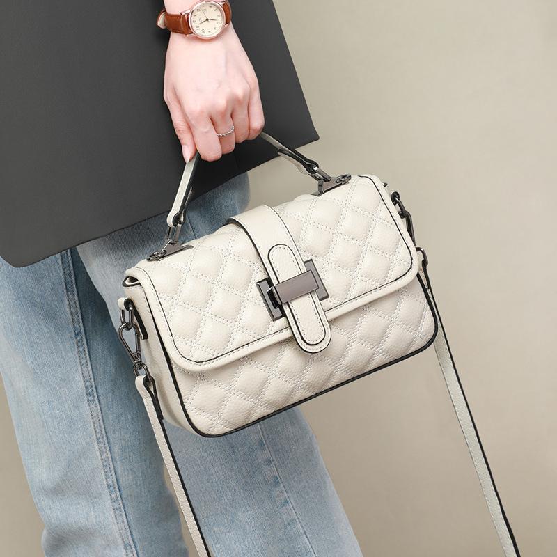 Сумка женская 2025 новая летняя кожаная сумка через плечо женская взрывная одно плечо портативная ромбическая маленькая квадратная сумка багаж