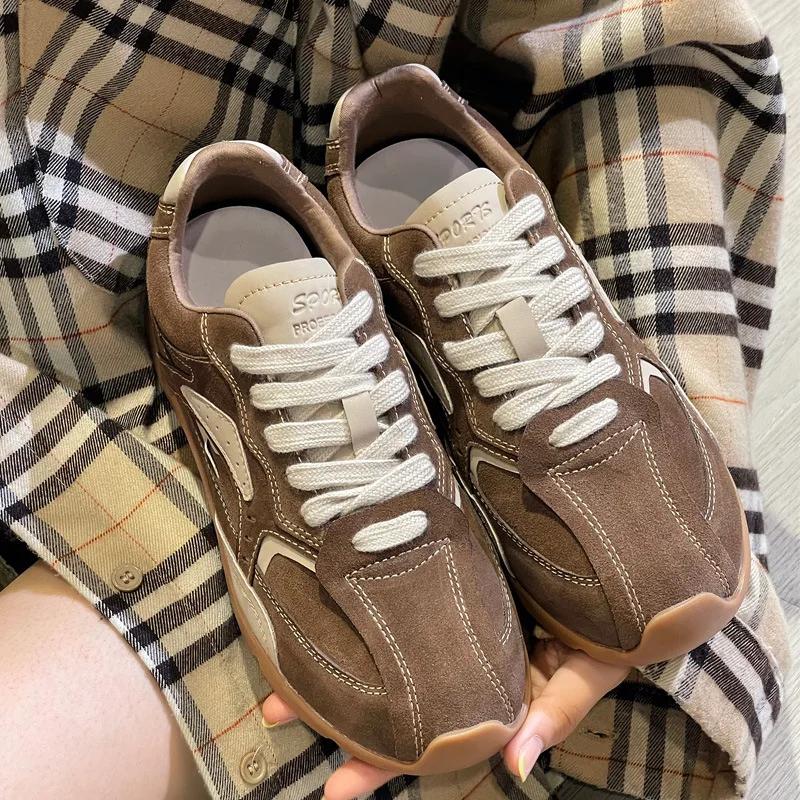 Женская спортивная обувь, роскошные повседневные теннисные кроссовки из искусственной кожи для женщин, тренд 2024 года, удобная обувь на плоской подошве, брендовая обувь для активного отдыха