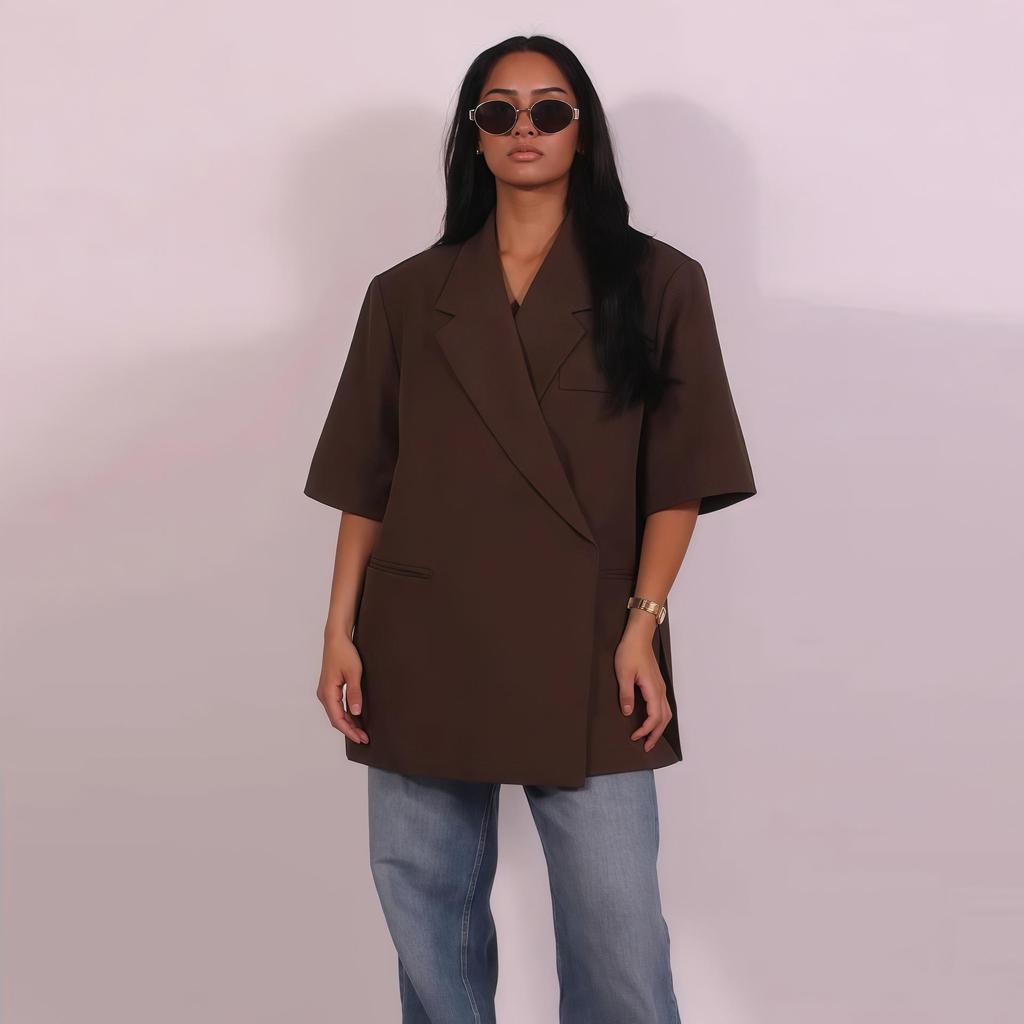 Повседневный женский костюм с лацканами на пуговицах в европейском и американском стиле 2025 года с вариантами короткого и длинного рукава