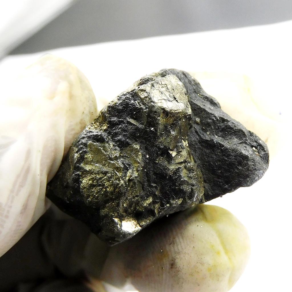 Natural Pyrite Loose Gemstone Rough 62.15 ct Cleavage Golden Brilliant for Gemstone Collections