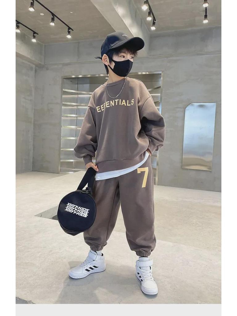 Модная спортивная одежда для мальчиков на весну и осень: Стильный комплект из двух частей свитшота для детей среднего и старшего возраста