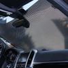 Выдвижные солнцезащитные рулонные шторы на присосках для автомобиля и дома.