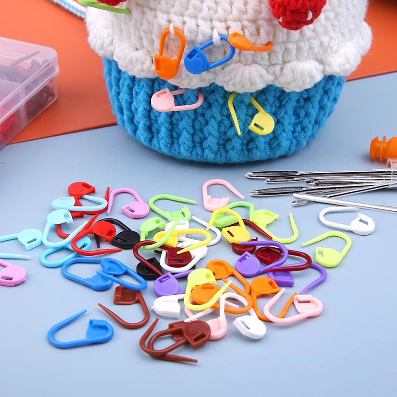 Colorful Plastic Locking Stitch Markers with Needle Clip Hook Set