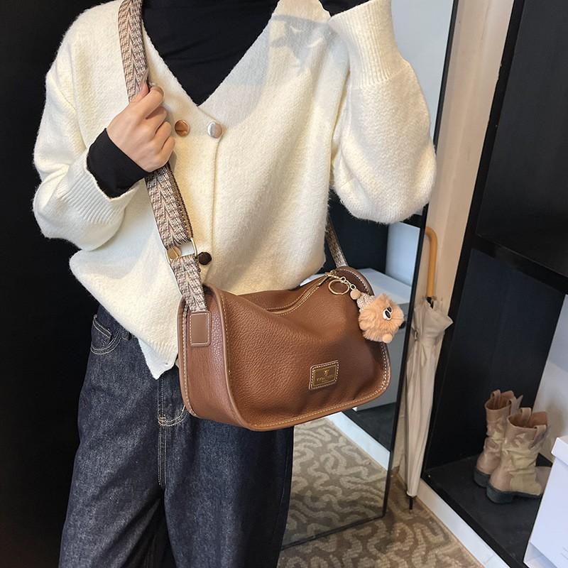 New Simple Commuter Cross-body Female Bag Large-capacity Casual Retro Underarm Shoulder Wide Strap All-match Tote