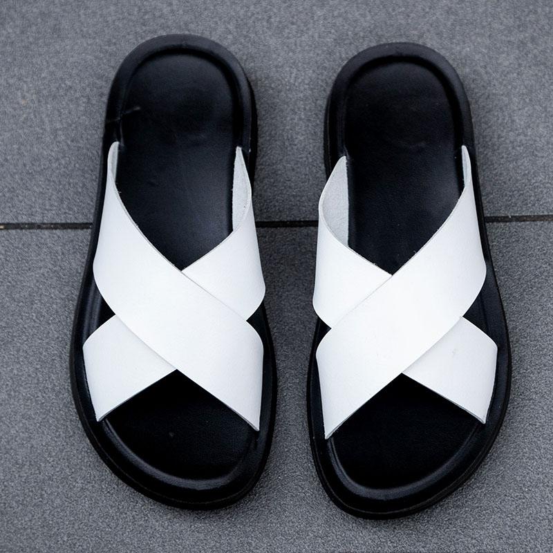 Fashion Summer New Style Simple Slippers Cow Leather Shoes Beach Slippers Men Sandals White Light Soft Bottom Casual Shoes Outdoor Shoes