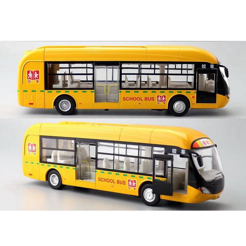 Car Model 1:32 Alloy Diecast Bus With Light Sound For Collectors