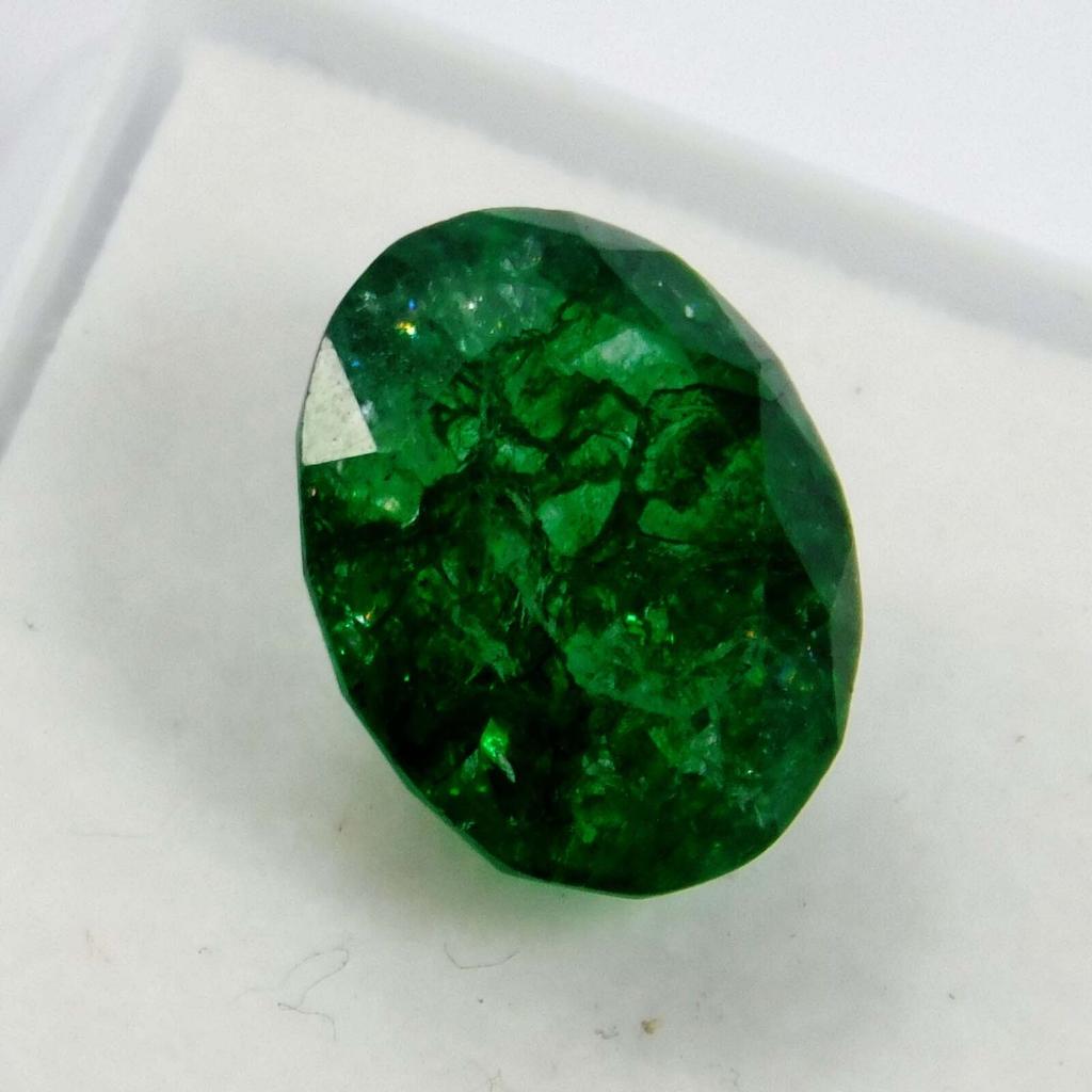 Natural Green Emerald Loose Gemstone 5.75 ct Oval Shape for Jewelry Making and Gem Collections