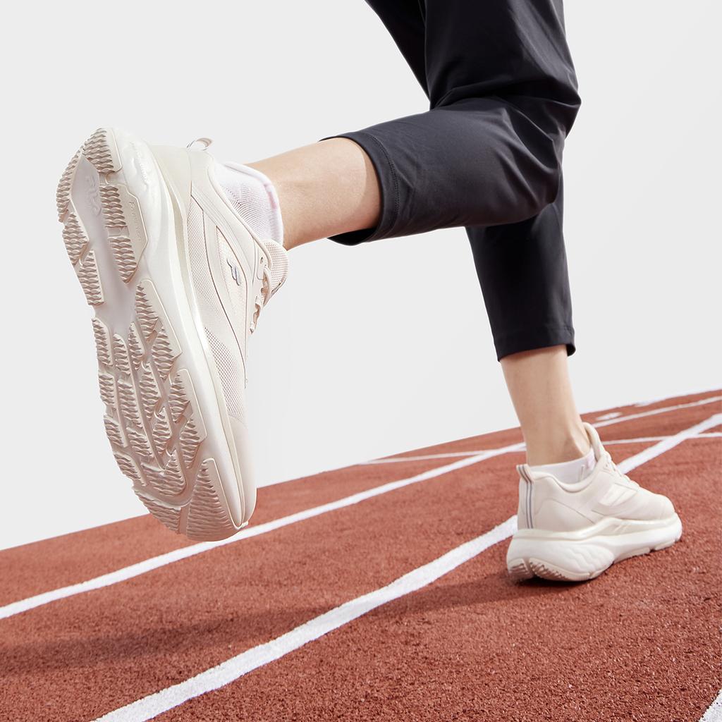 Fila Nuvole 2 City Running Breathable Versatile Low-Top Running Shoes Women Sneaker White A12W431112FJS