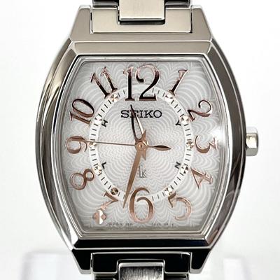 Полированные Seiko Lukia Excellent Gold с белым s2417 [Рабочее состояние] Женские часы, Радиоуправляемые на солнечной батарее, Состояние, Циферблат