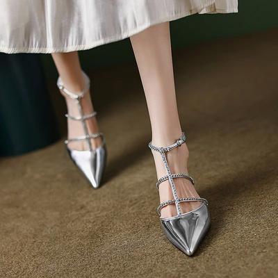 Модные женские туфли с бриллиантами на низком каблуке, серебряное платье, женские босоножки со стразами, с острым носком, оригинальные, повседневные, из ПВХ, распродажа