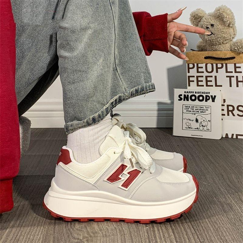 Спортивная и повседневная обувь весна и осень новая модная мягкая подошва универсальные кроссовки для папы износостойкий нишевый дизайн женская