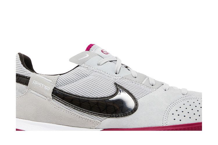 Мужские кроссовки Nike Streetgato Серый Туман Динамичная Ягода Серый Туман/Белый/Динамичная Ягода/Бархатно-Коричневый