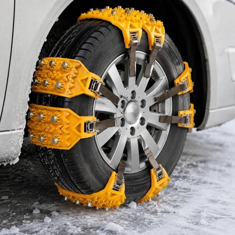 Winter Tyre Traction Chains, Encircling Tire Chains with Steel-Cleat Bodies for Temporary Driving Assistance across Snow, Ice, Mud, and Sand