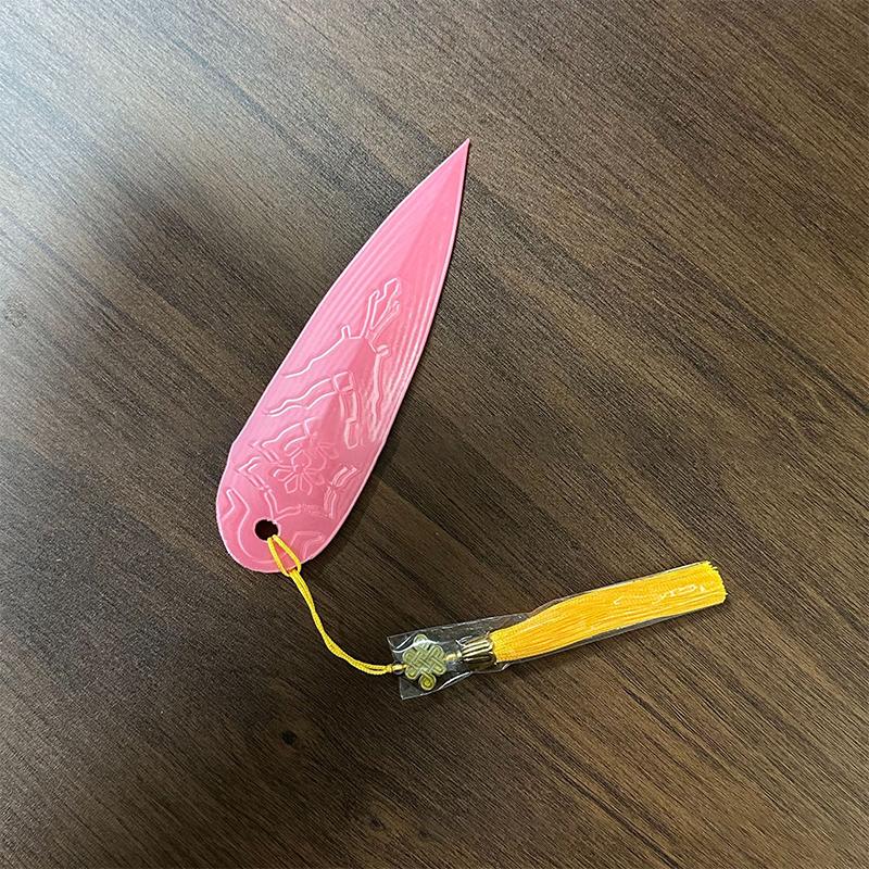 Мультяшный K-Pop Охотник на демонов Зои Реквизит для ролевых игр Пластиковые аксессуары Ручной работы Хэллоуин Украшение Подвеска Подарки для вечеринки