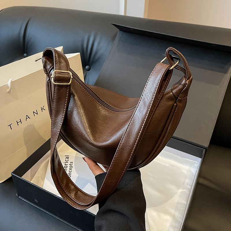 Сумка Женская сумка-мессенджер 2025 новая весна большая вместимость нишевый дизайн высококлассная ретро сумка-пельмень на плечо