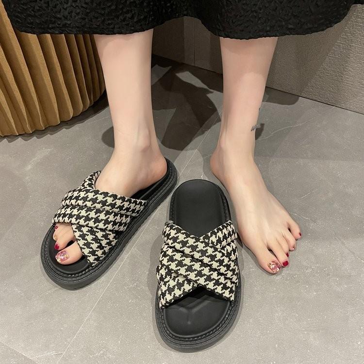 Casual Cross Slippers Summer Wear 2024 New Fashion Ins Wind Thousand Bird Grid Women's Shoes Platform Internet Celebrity Slippers Women