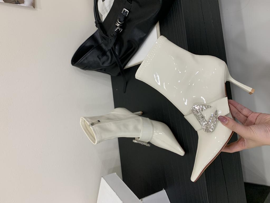 2025 Autumn New Pointed Thin Heel High Heel Temperament Thin French Fashion Sexy Rhinestone Buckle Short Boots