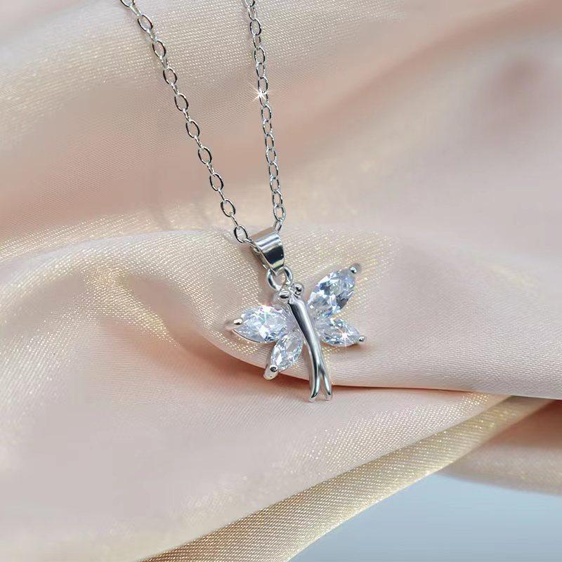 Ожерелье «Маленькая стрекоза» для женщин, титановая сталь, не выцветающая, легкая, роскошная, простая, универсальная, темпераментная модель, бесплатная, для девушек, цепочка на ключицу