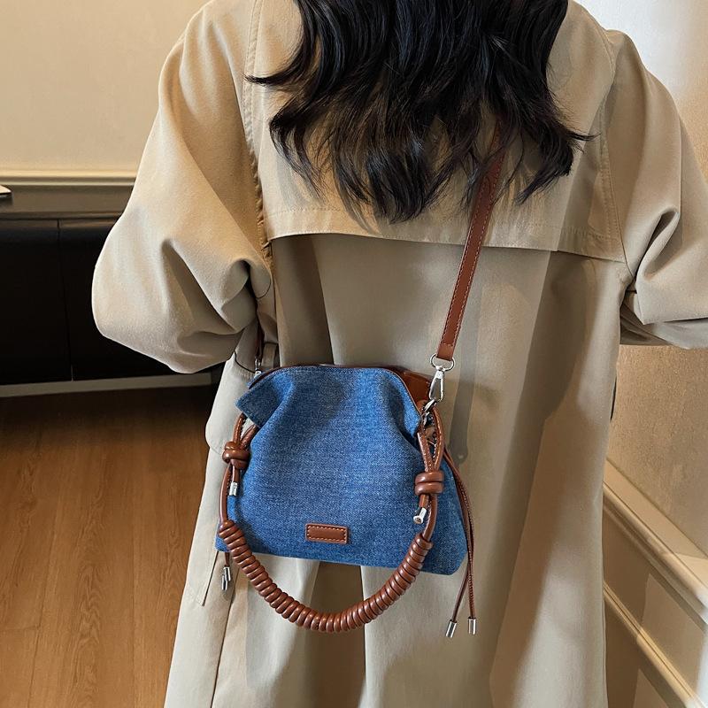 Новая женская сумка для работы 2025 года, новая универсальная сумка через плечо, сумка-мессенджер, нишевый дизайн, джинсовая сумка-ведро
